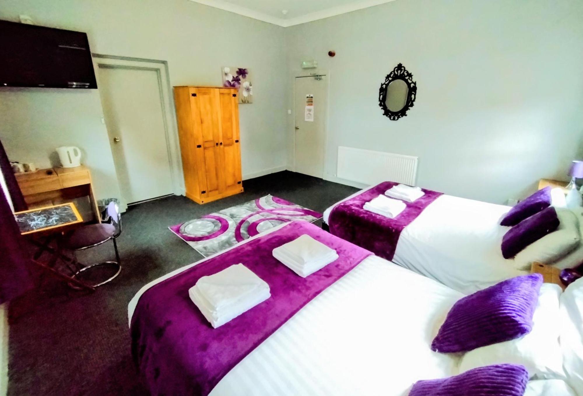Oyo Gin House Hotel Greenock Eksteriør bilde