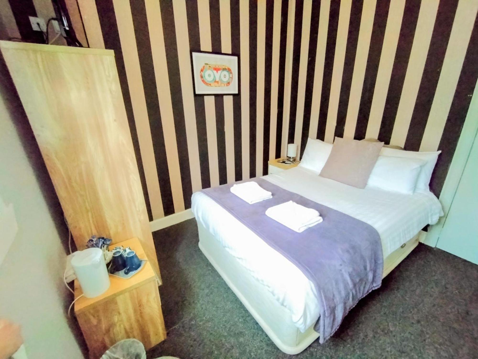 Oyo Gin House Hotel Greenock Eksteriør bilde