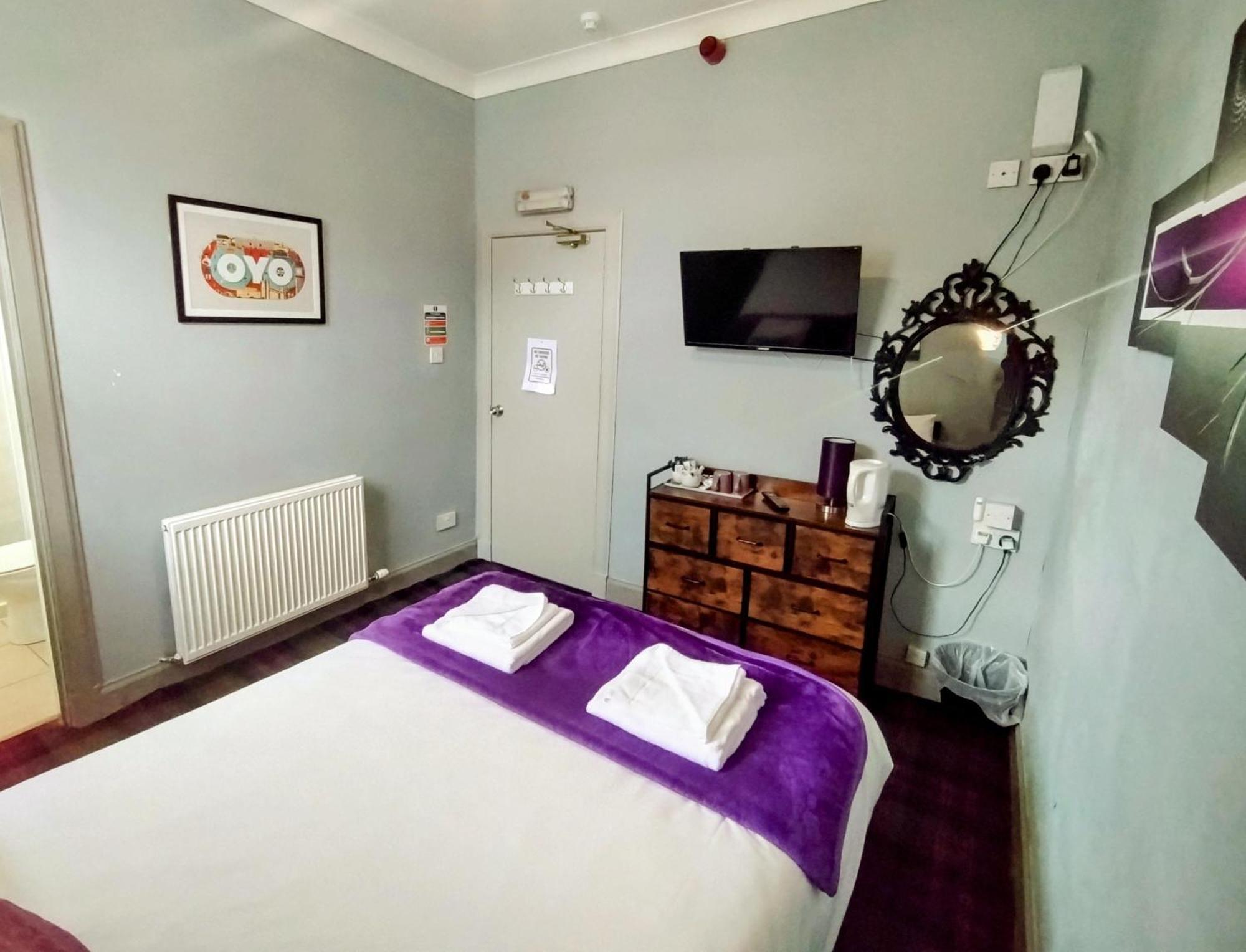 Oyo Gin House Hotel Greenock Eksteriør bilde