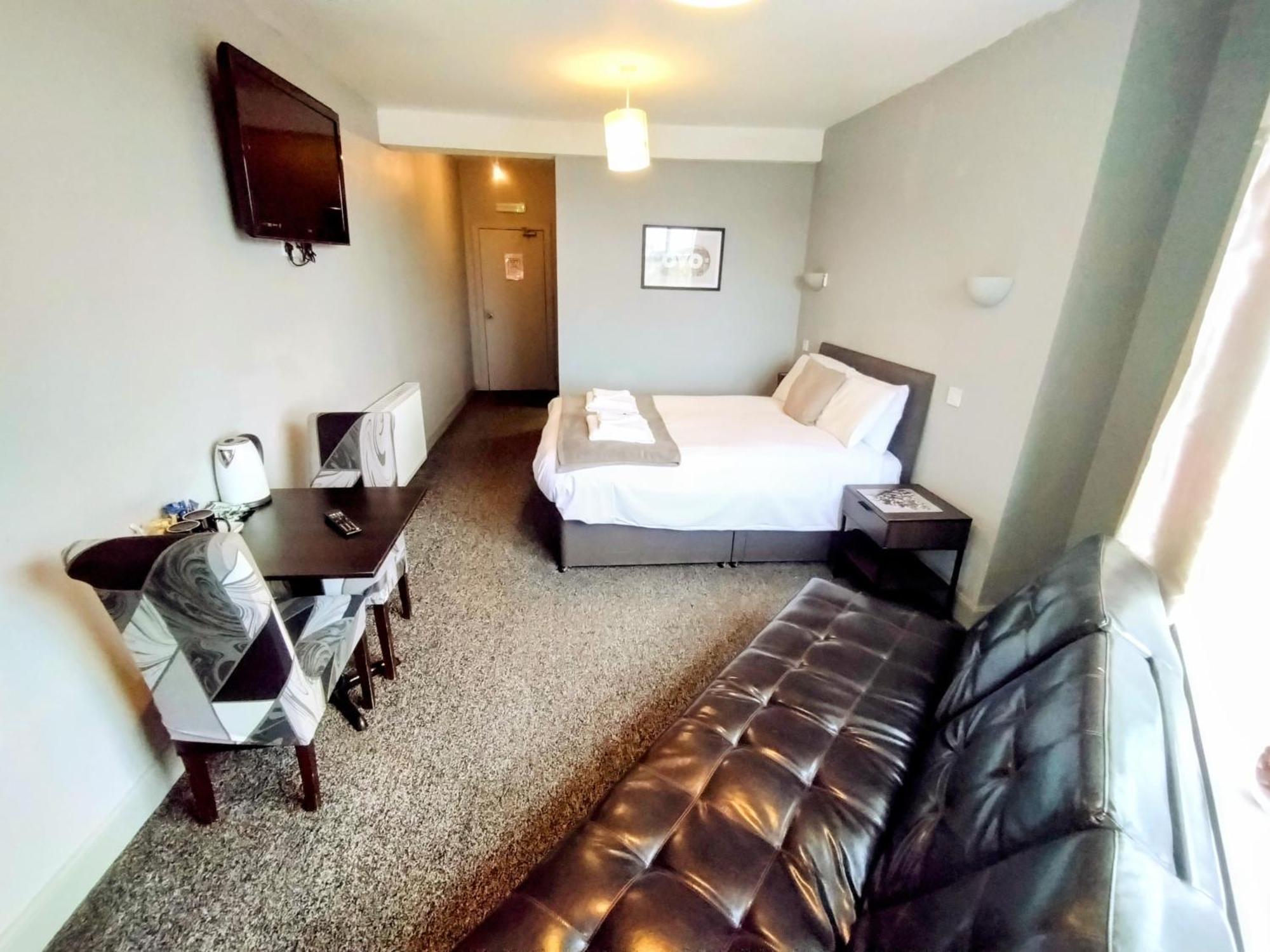 Oyo Gin House Hotel Greenock Eksteriør bilde