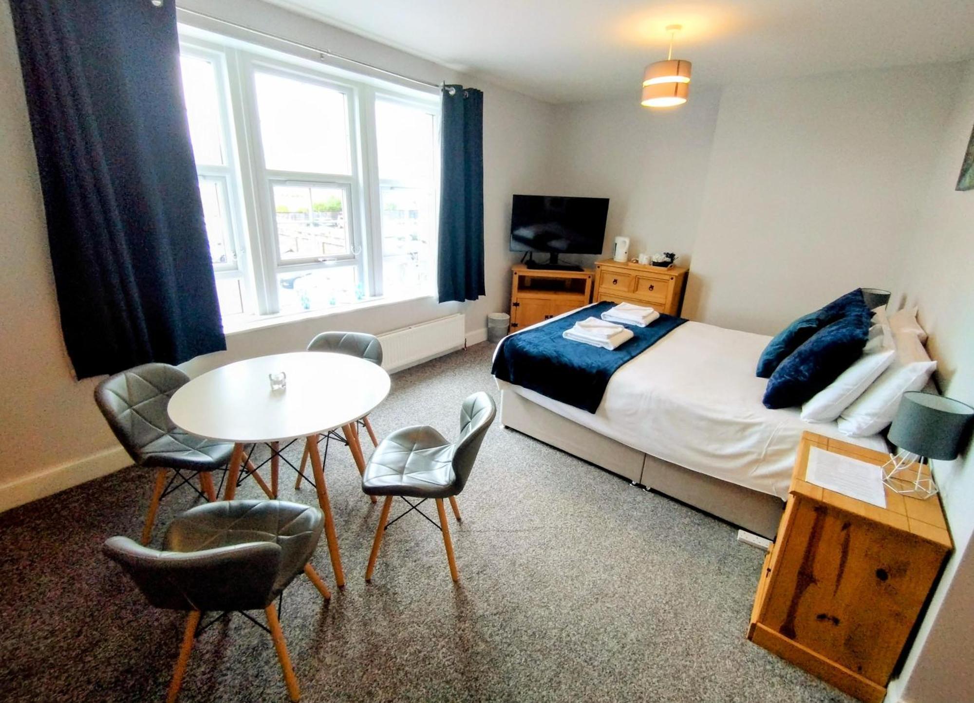 Oyo Gin House Hotel Greenock Eksteriør bilde