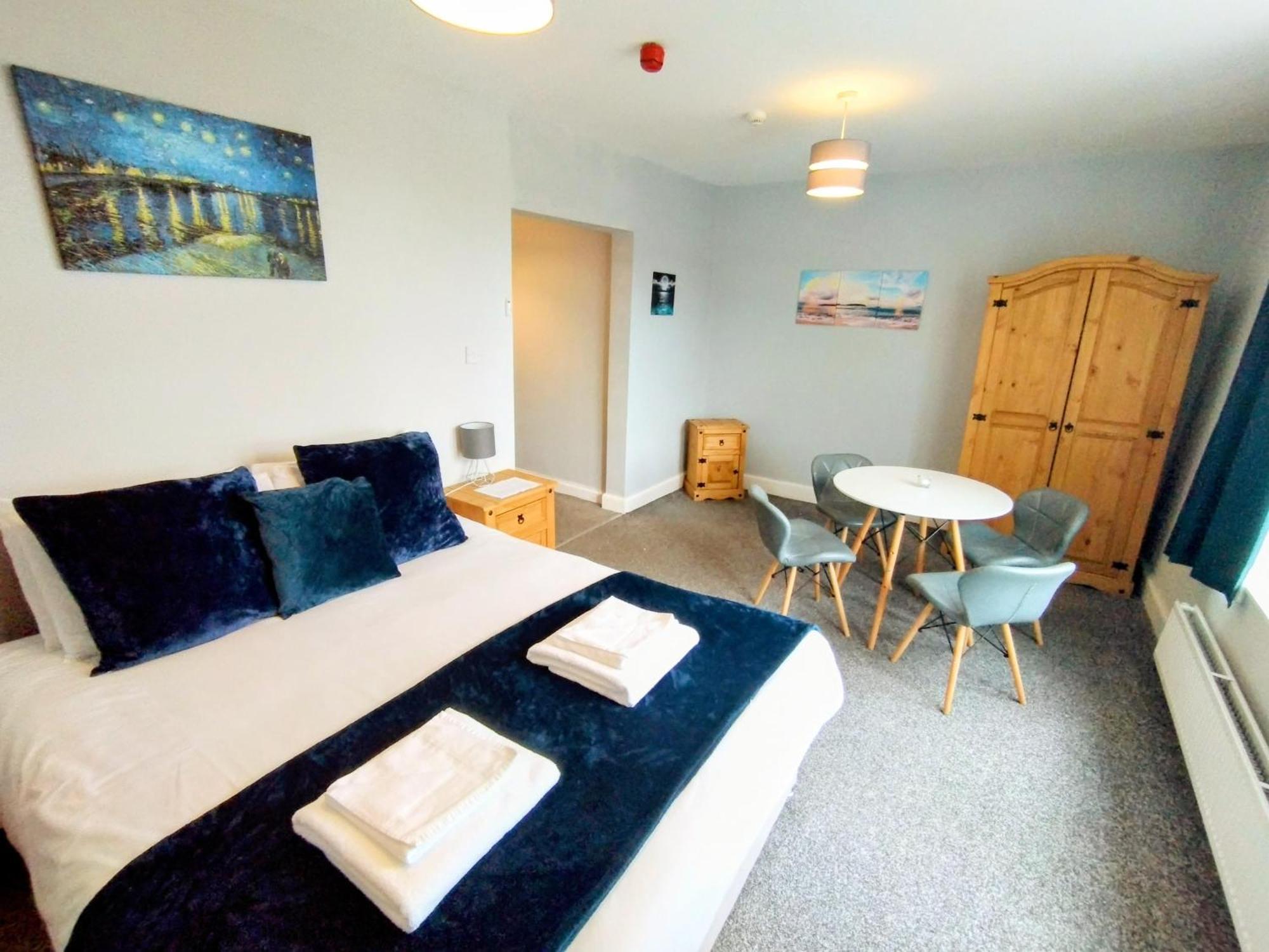 Oyo Gin House Hotel Greenock Eksteriør bilde