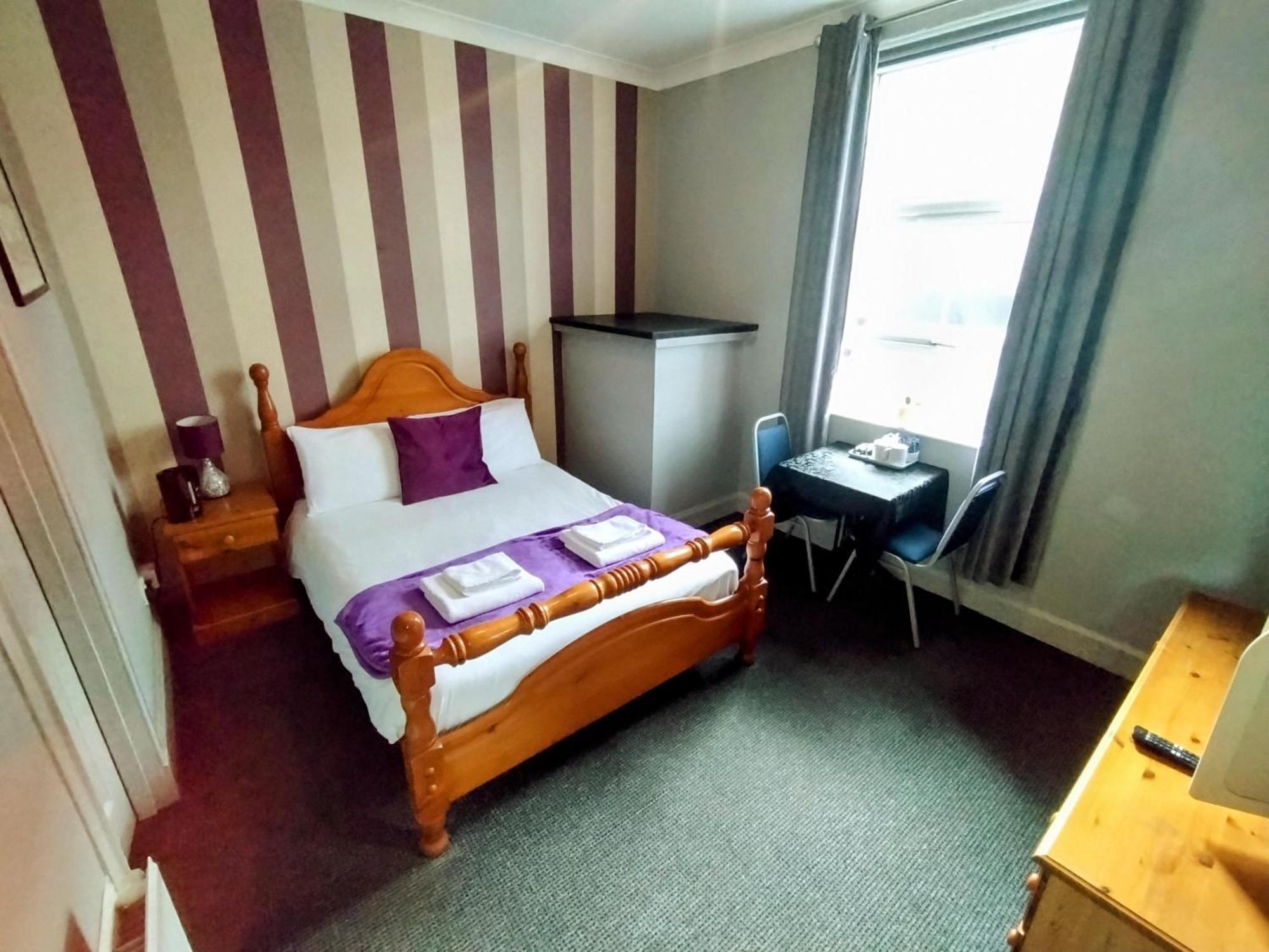 Oyo Gin House Hotel Greenock Eksteriør bilde