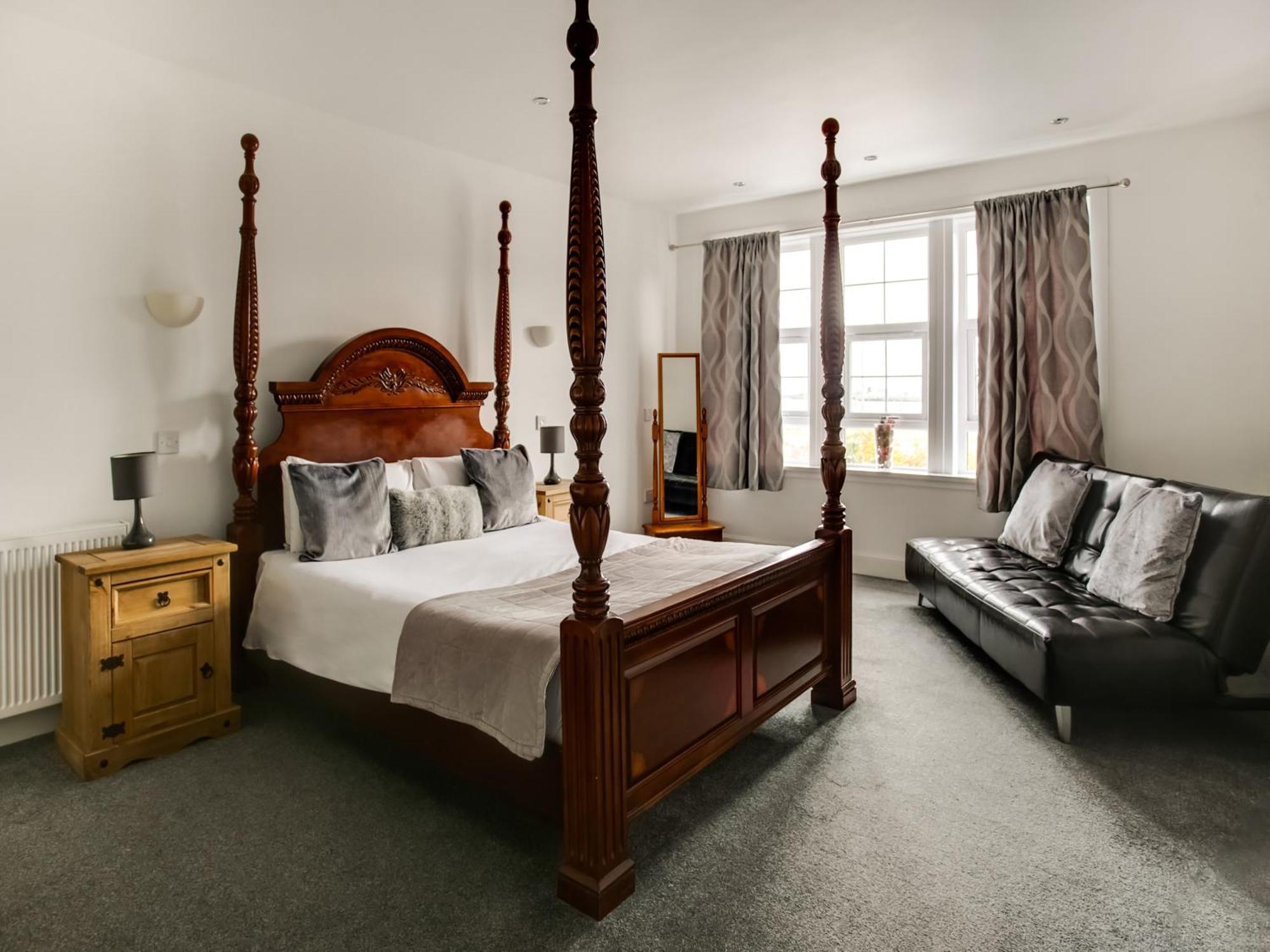 Oyo Gin House Hotel Greenock Eksteriør bilde